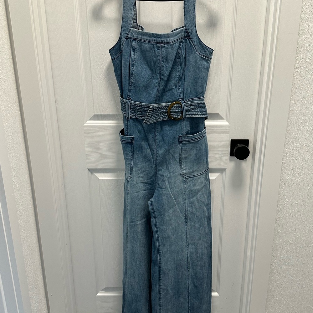 Stylish Denim Jumpsuit with Belt